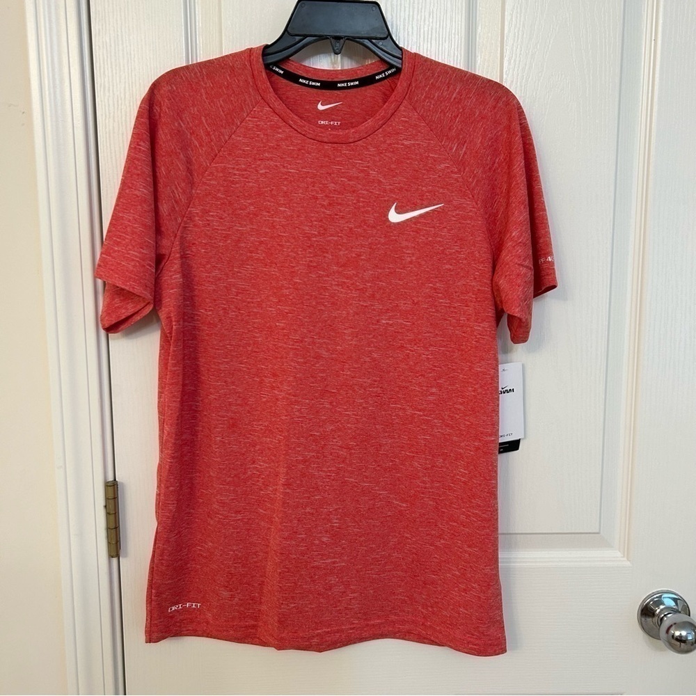 Nike  Heather Short Sleeve Hydroguard Swim T-Shirt in UNIVERSITY RED Size S - Picture 4 of 9
